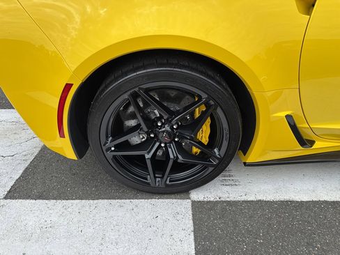 Used 2019 Chevrolet Corvette ZR1 RWD image 21