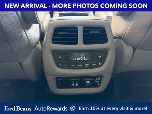 Used 2021 Honda Pilot Touring image 12