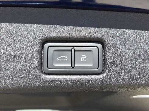 Used 2025 Audi Q5 Premium Plus w/ Premium Plus AWD/4WD image 16