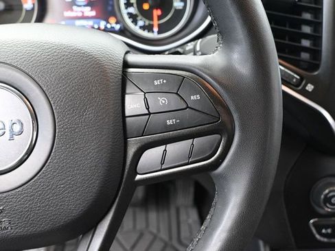 Used 2022 Jeep Cherokee Trailhawk image 28