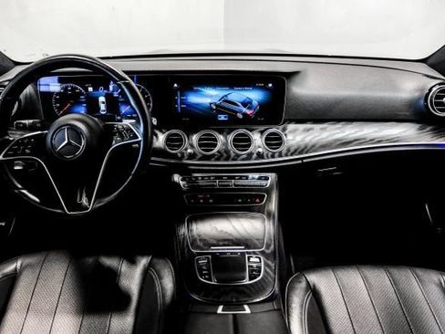 Used 2022 Mercedes-Benz E 450 4MATIC Sedan w/ Driver Assistance Package image 18