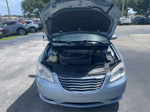 Used 2012 Chrysler 200 Limited FWD image 11