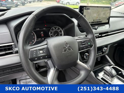 Used 2025 Mitsubishi Outlander SE FWD image 19