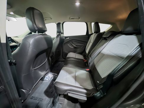 Used 2019 Ford Escape SE FWD image 16