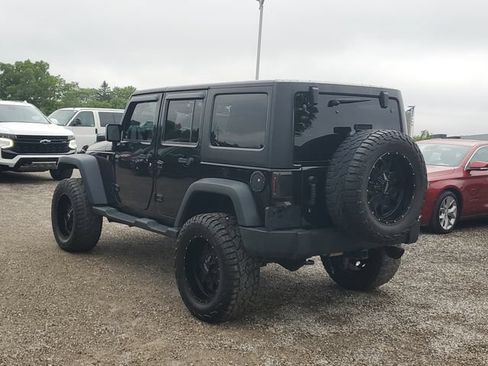 Used 2018 Jeep Wrangler Unlimited Sport S AWD/4WD image 3