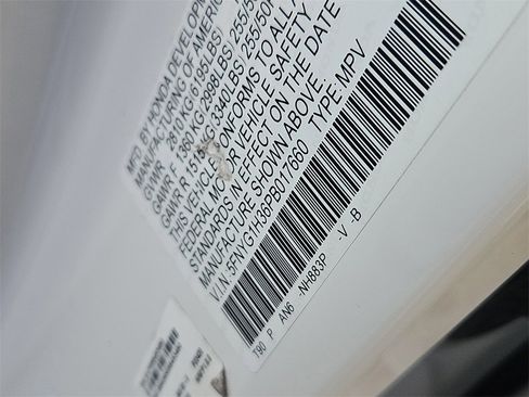 Certified 2023 Honda Pilot Sport image 14