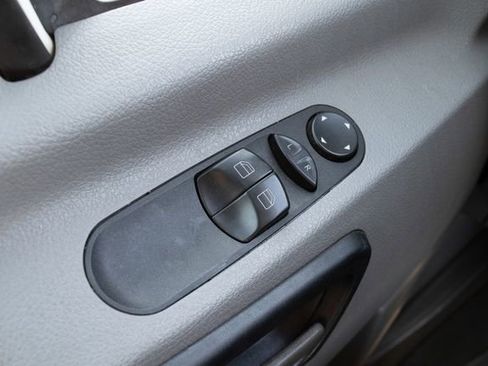 Used 2010 Mercedes-Benz Sprinter 2500 image 24