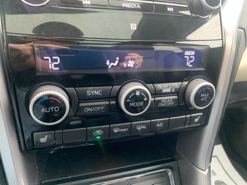 Used 2021 Subaru Ascent Limited w/ Technology Package image 25