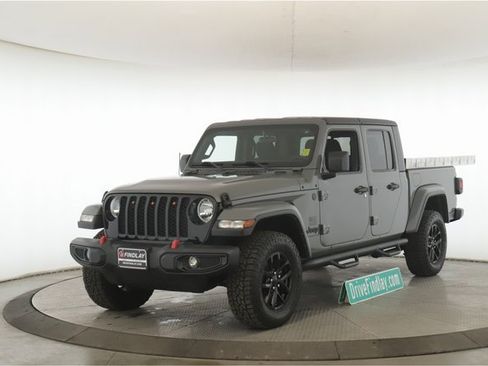 Used 2022 Jeep Gladiator Sport image 10