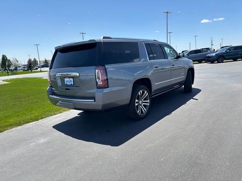 Used 2019 GMC Yukon XL Denali w/ Denali Ultimate Package AWD/4WD image 3
