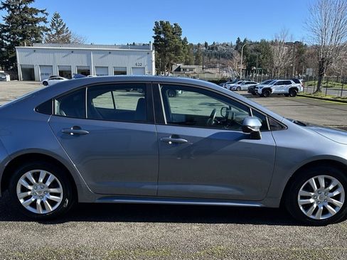 Certified 2025 Toyota Corolla LE image 4