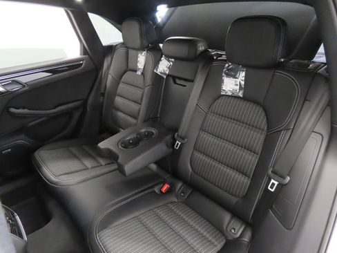 New 2026 Porsche Macan AWD/4WD image 44