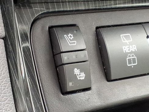 Used 2017 Chevrolet Traverse Premier image 9