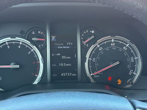 Used 2022 Toyota 4Runner Limited image 18