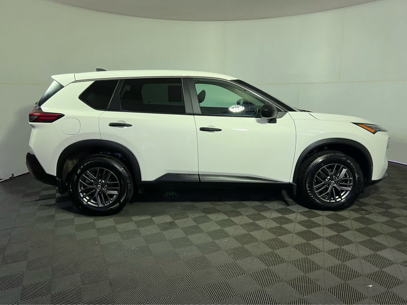 Certified 2023 Nissan Rogue S AWD/4WD image 8