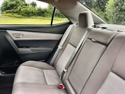 Used 2016 Toyota Corolla LE FWD image 14
