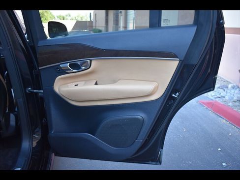 Used 2019 Volvo XC90 T6 Momentum image 29