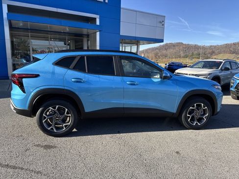 New 2026 Chevrolet Trax LT image 3