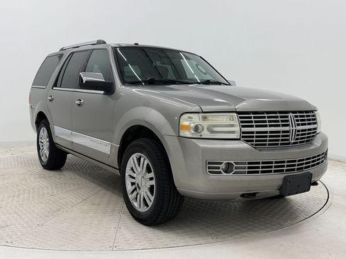 Used 2008 Lincoln Navigator 2WD image 7