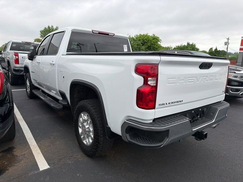 Used 2023 Chevrolet Silverado 2500 LT w/ Convenience Package image 3