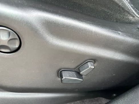 Used 2017 Jeep Grand Cherokee Altitude AWD/4WD image 11