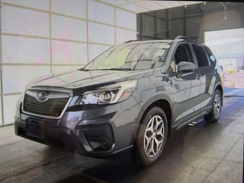 Used 2020 Subaru Forester Premium AWD/4WD image 3