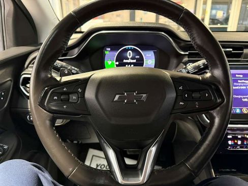 Used 2022 Chevrolet Bolt EUV LT w/ Convenience Package image 11