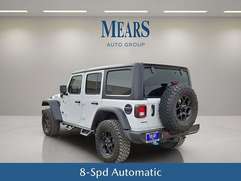 Used 2024 Jeep Wrangler Unlimited image 4