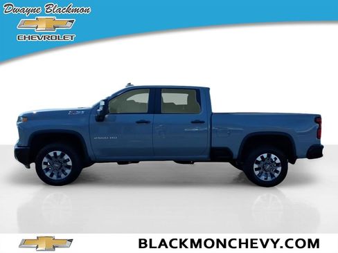 Used 2025 Chevrolet Silverado 2500 Custom w/ Z71 Off-Road Package AWD/4WD image 6