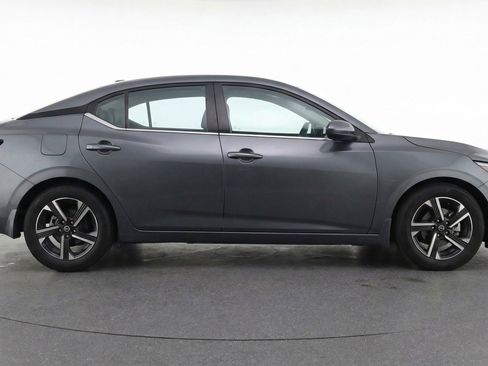 Used 2025 Nissan Sentra SV image 11
