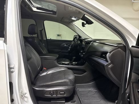 Used 2018 Chevrolet Traverse Premier w/ Driver Confidence II Package image 23
