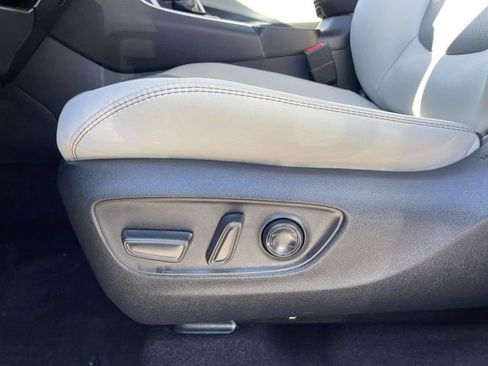 Used 2022 Toyota RAV4 Limited image 21