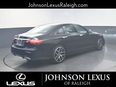 Used 2022 Mercedes-Benz E 350 4MATIC Sedan image 9
