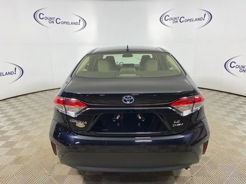 Certified 2025 Toyota Corolla LE FWD image 5