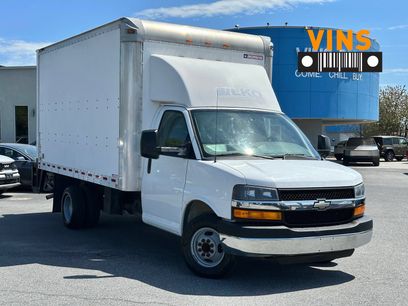 Used 2016 Chevrolet Express 3500 w/ Chrome Appearance Package