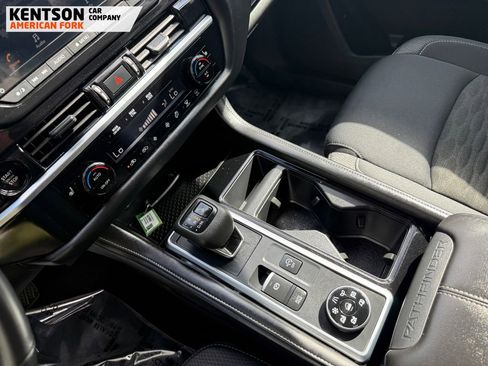 Used 2025 Nissan Pathfinder SV image 26