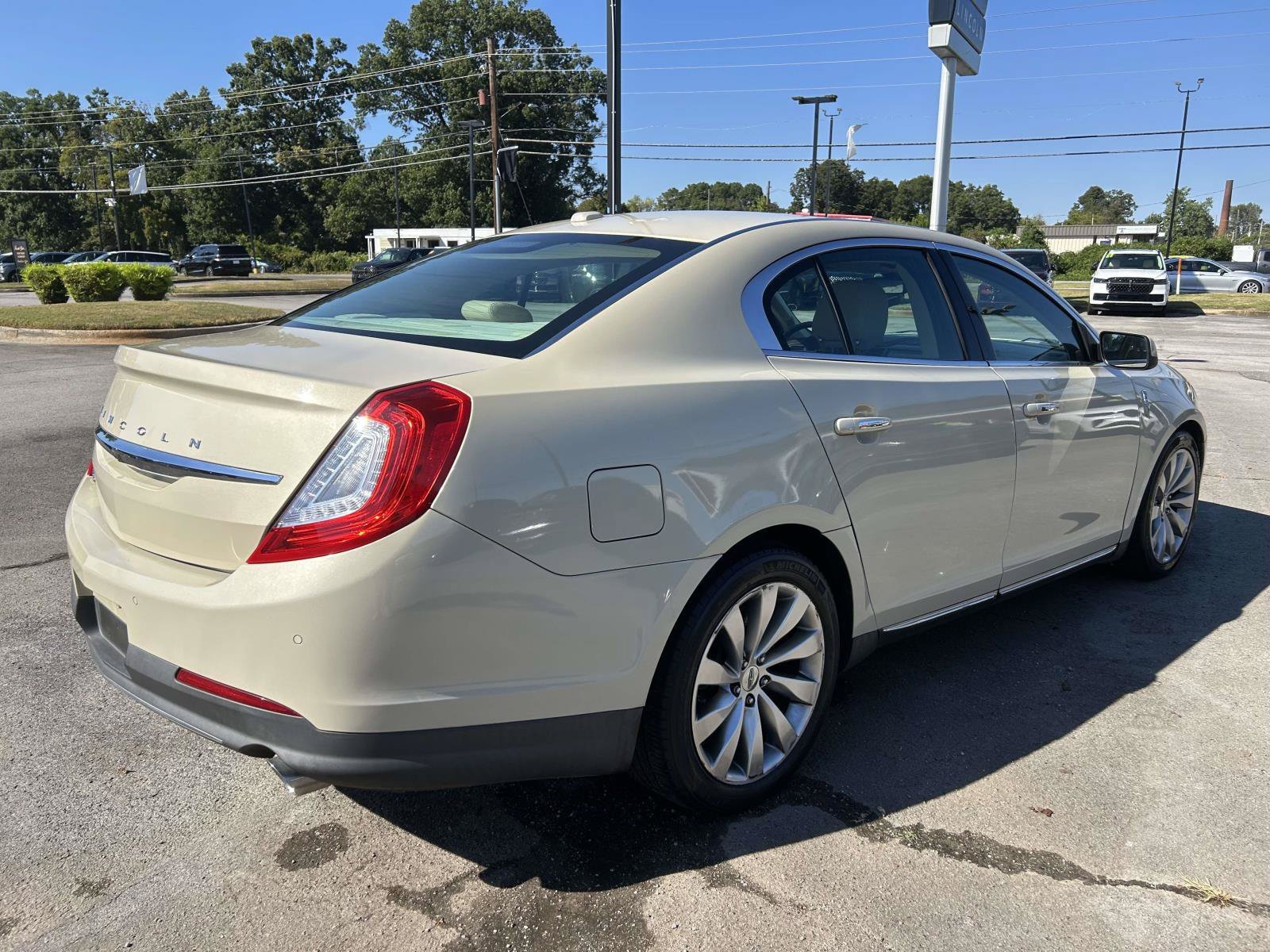 Used 2016 Lincoln MKS w/ Equipment Group 101A FWD image 3