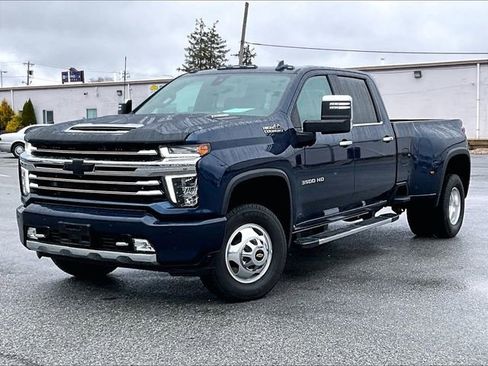 Used 2022 Chevrolet Silverado 3500 High Country image 2