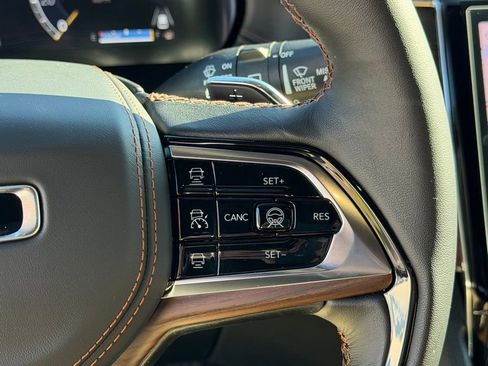 New 2025 Jeep Grand Cherokee L Summit image 18