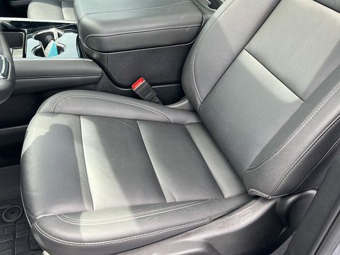 Used 2025 Chevrolet Tahoe Z71 w/ Z71 Off-Road Package AWD/4WD image 33