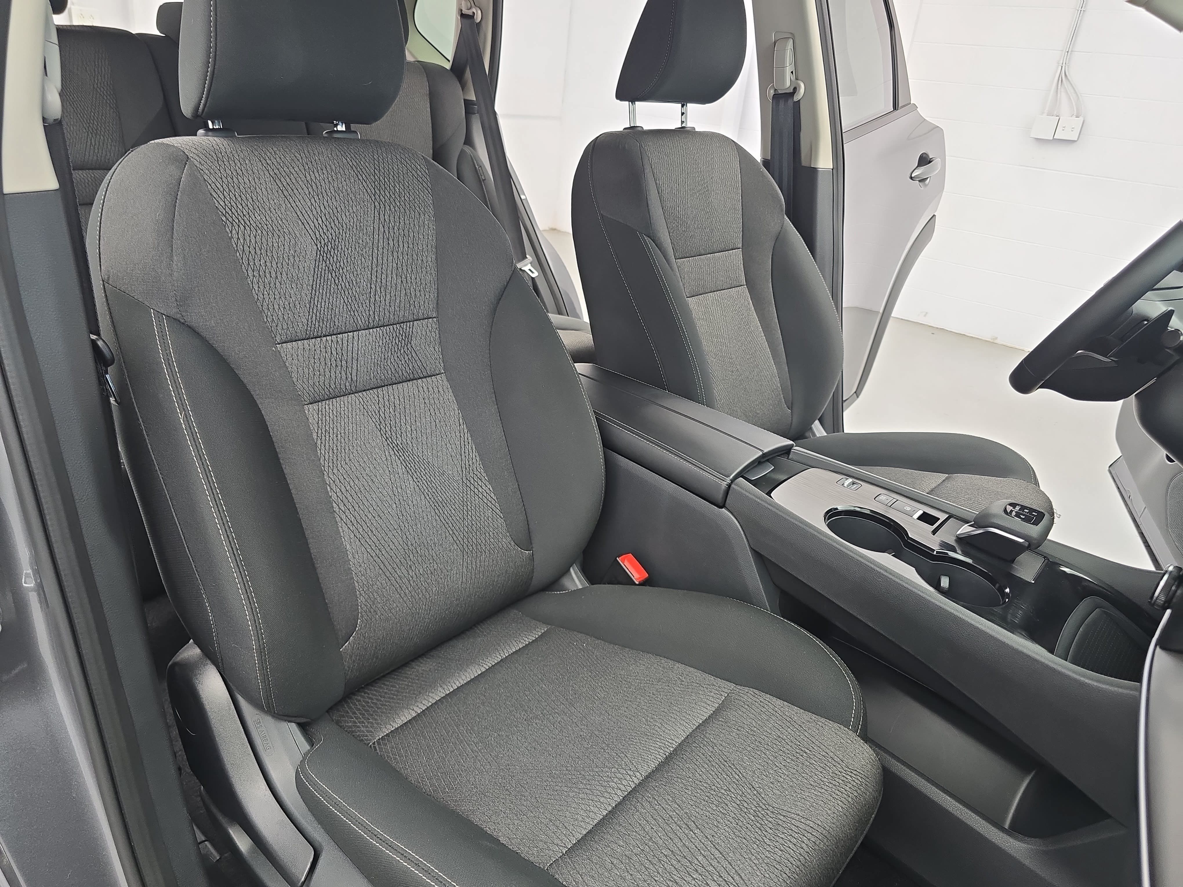 Certified 2026 Nissan Rogue SV FWD image 10