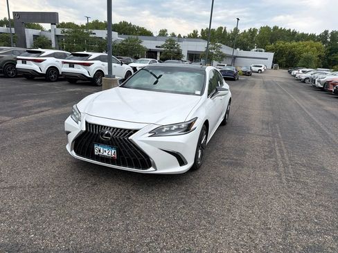 Certified 2025 Lexus ES 350 Ultra Luxury w/ Accessory Package (Z2) FWD image 9