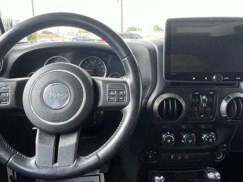 Used 2017 Jeep Wrangler Unlimited Sport w/ Quick Order Package 24S AWD/4WD image 16