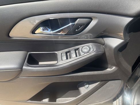 Used 2019 Chevrolet Traverse LT AWD/4WD image 6