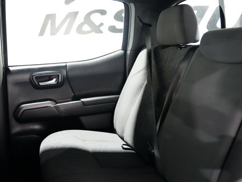 Used 2016 Toyota Tacoma TRD Off-Road image 15