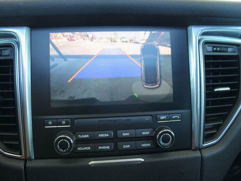 Used 2017 Porsche Macan S image 29