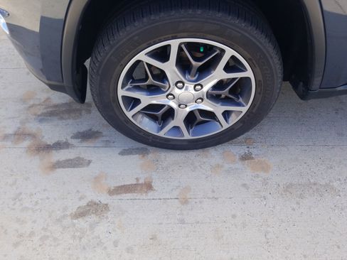 Used 2020 Jeep Grand Cherokee Limited image 22