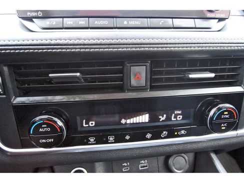 Used 2023 Nissan Rogue SV FWD image 27