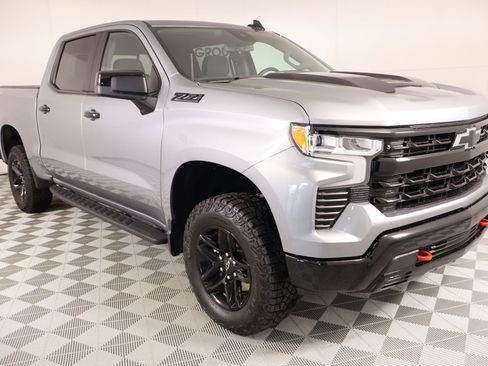 Used 2024 Chevrolet Silverado 1500 LT Trail Boss w/ Convenience Package II AWD/4WD image 1