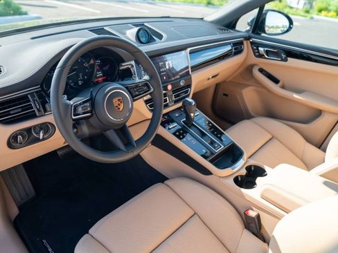 New 2026 Porsche Macan AWD/4WD image 4